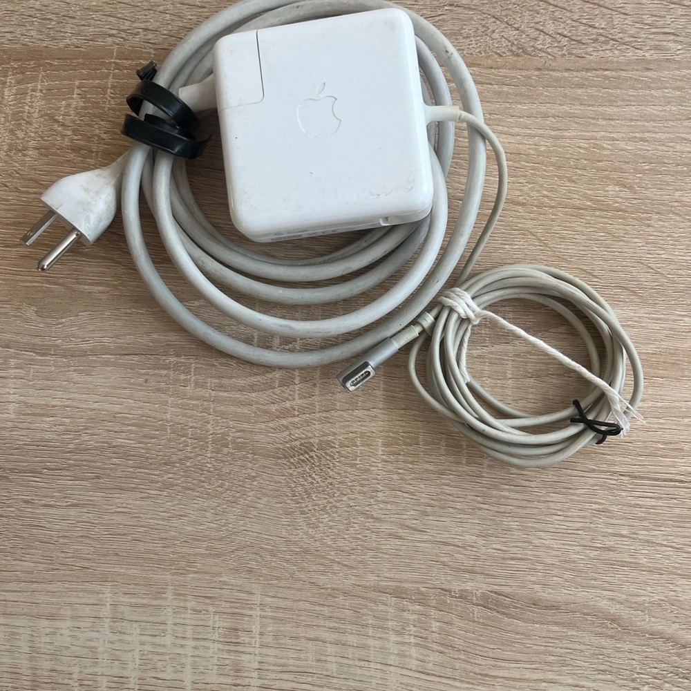 Apple Mac book / pro Power Adapter charger Cable - 60 W - Picture 2 of 7